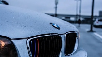 Владельцы BMW в Китае столкнулись с проблемами после закрытия дилерских центров