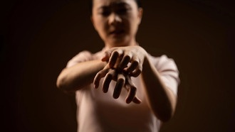 Кожные проблемы могут сигнализировать о риске депрессии и суицида при психозе