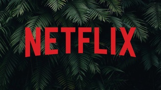 Netflix показал трейлер рождественской романтической комедии «Шампанские проблемы»