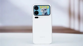 Сяоами подтвердила сохранение дизайна с дополнительным экраном на задней панели в следующем поколении смартфонов