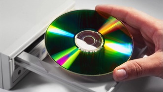 В Японии на фоне перехода на Windows 11 резко вырос спрос на оптические приводы