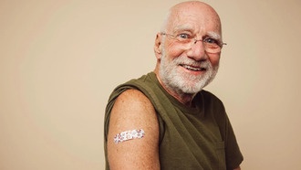 Вакцина от COVID-19 увеличила выживаемость пациентов с раком