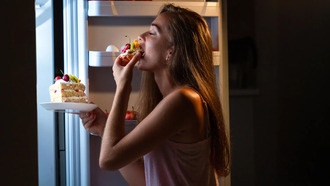 Ультраобработанные продукты могут перестраивать мозг и вызывать переедание