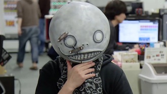 Создатель Nier: Automata Ёко Таро предупредил о поддельных автографах