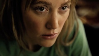 Вышел трейлер фильма «Напоминания о нём» по роману Коллин Гувер