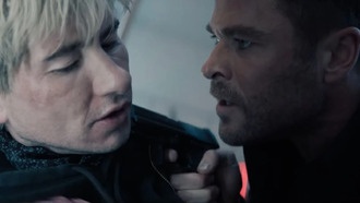 Крис Хемсворт и Марк Руффало в трейлере криминального триллера «Crime 101»