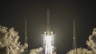 Китай запустил ракету-носитель «Чанчжэн-5» с новым спутником