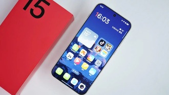 OnePlus 15 с первым в отрасли 165Hz дисплеем