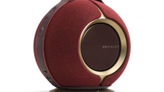 Devialet выпустила портативную колонку Mania Opéra Rouge с 24-каратным золотом