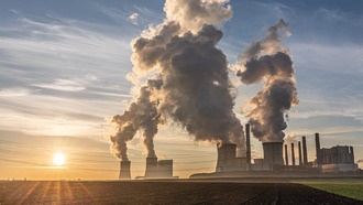 Выбросы CO₂ от ископаемого топлива достигнут рекорда в 2025 году