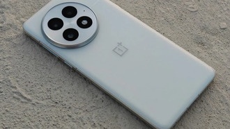 OnePlus 13 получила обновление OxygenOS 16.0.1.304 с улучшениями производительности и сети