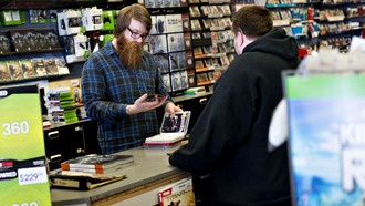 GameStop запускает акцию «Trade Anything Day», вызывая беспокойство сотрудников