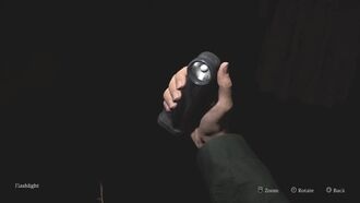 Где найти фонарик в ремейке Silent Hill 2