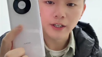 Покупатель купил «Huawei Mate 40», но получил отказ в сервисе. Оказалось, это телефон другого бренда