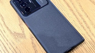 Nubia представила свой первый складной смартфон с большим экраном