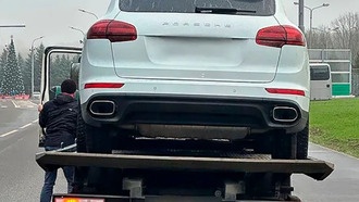В России сотни Porsche внезапно заглохли, владельцам посоветовали обратиться к хакерам