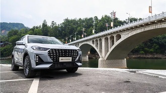 Владелец JETOUR X70 почти два года борется с горящим «чек-энджином»