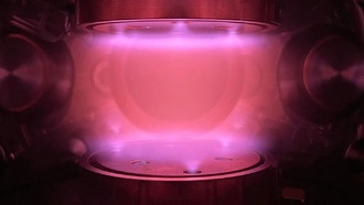 «Пушистые» ледяные частицы в плазме открывают новую физику