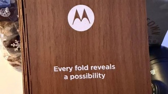 Motorola может представить свой первый книжный складной смартфон в январе 2026 года