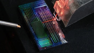 Создан крошечный оптический модулятор для будущих квантовых компьютеров