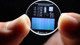 Новый тип «вечного» накопителя: 360 ТБ данных на стеклянном диске