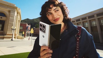 Motorola представила складной смартфон Razr Fold с большим экраном