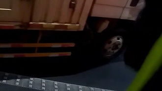 Водитель залил воду в бак вместо бензина: «В TikTok сказали, что так можно проехать ещё час»