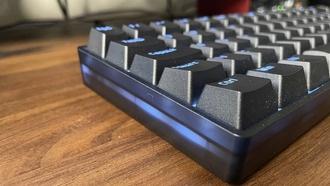 Обзор QPAD Flux 65 Model 5: Эффектное возвращение с клавиатурой на эффекте Холла