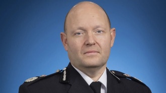 Глава британской полиции ушёл в отставку из-за скандала с использованием ИИ Copilot