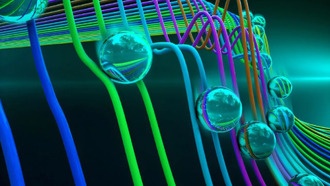 Как ошибки наведения влияют на системы квантового распределения ключей