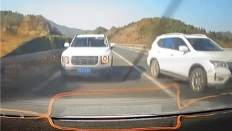 Внезапное перестроение и торможение привело к ДТП: кто виноват?