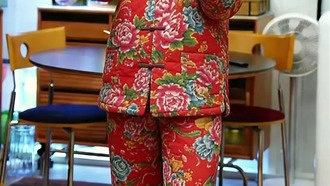 Менеджер Xiaomi показала AI-образ в китайском ватнике и рассказала о Redmi Turbo 5 Max