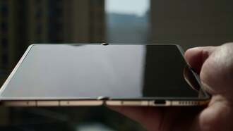 Honor Magic V6 показали на живых фото с невидимым сгибом экрана