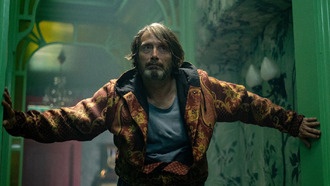 Фильм «Пыльный кролик» с Мадсом Миккельсеном выйдет на цифровых платформах и 4K Ultra HD