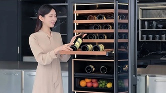 Samsung представила винный холодильник Infinite AI с ИИ-отслеживанием и вместимостью 101 бутылка