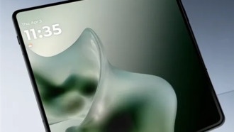 Motorola представит свой первый книжный складной смартфон razr fold в мае