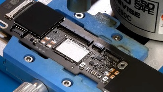 Модификация MacBook Neo: как ютубер заменил накопитель на 1 ТБ