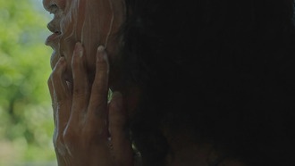 Разработчики 1000xResist использовали FMV «от отчаяния», но теперь делают на этом акцент в новой игре