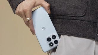 Motorola подала в суд на более чем 300 авторов за «негативный контент»