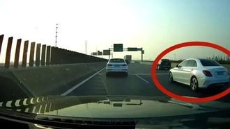 В Китае задержали банду мошенников, которые подделывали ДТП на скоростных трассах