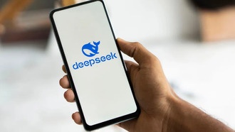 Глава Nvidia предупредил: ИИ на чипах Huawei может подорвать лидерство США