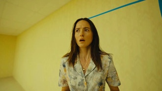 Новый трейлер фильма «Закулисье» от A24: бассейны и другие лиминальные пространства