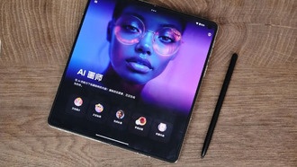 Lenovo представила moto razr fold — первый большой складной смартфон с рекордной камерой