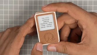 EFortune Cookie — очаровательный гаджет для предсказаний на электронной бумаге