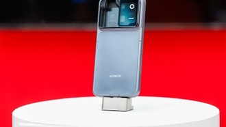 Представлен первый в мире роботизированный смартфон Honor Robot Phone со скрытой механической рукой