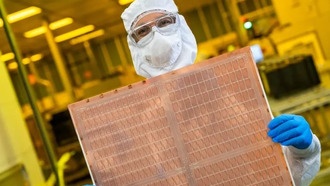 Intel раскрыла планы по массовому производству стеклянных подложек, решающих проблему деформации