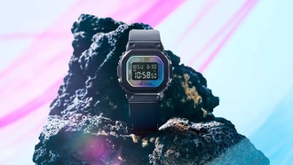 Casio представила две коллаборационные модели G-Shock XG с радужным стеклом