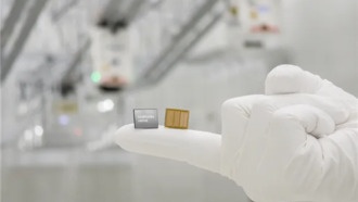 Samsung начала поставки первых в мире образцов 12-слойной HBM4E с приростом производительности более 20%