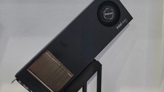 Intel Arc Pro B70 с турбинным охлаждением и 32 ГБ памяти: 8 карт дают 256 ГБ для ИИ