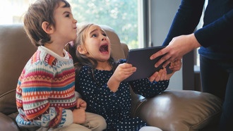 Евросоюз представил EU KIDS Act: полный запрет соцсетей для детей младше 13 лет